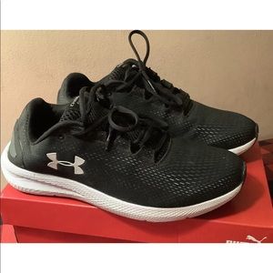 Under Armour 'Charged Pursuit' Men's sneakers black size 8